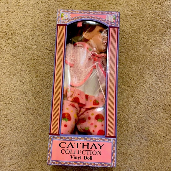 Vintage Cathay Collection- Vinyl Doll - Picture 2 of 4